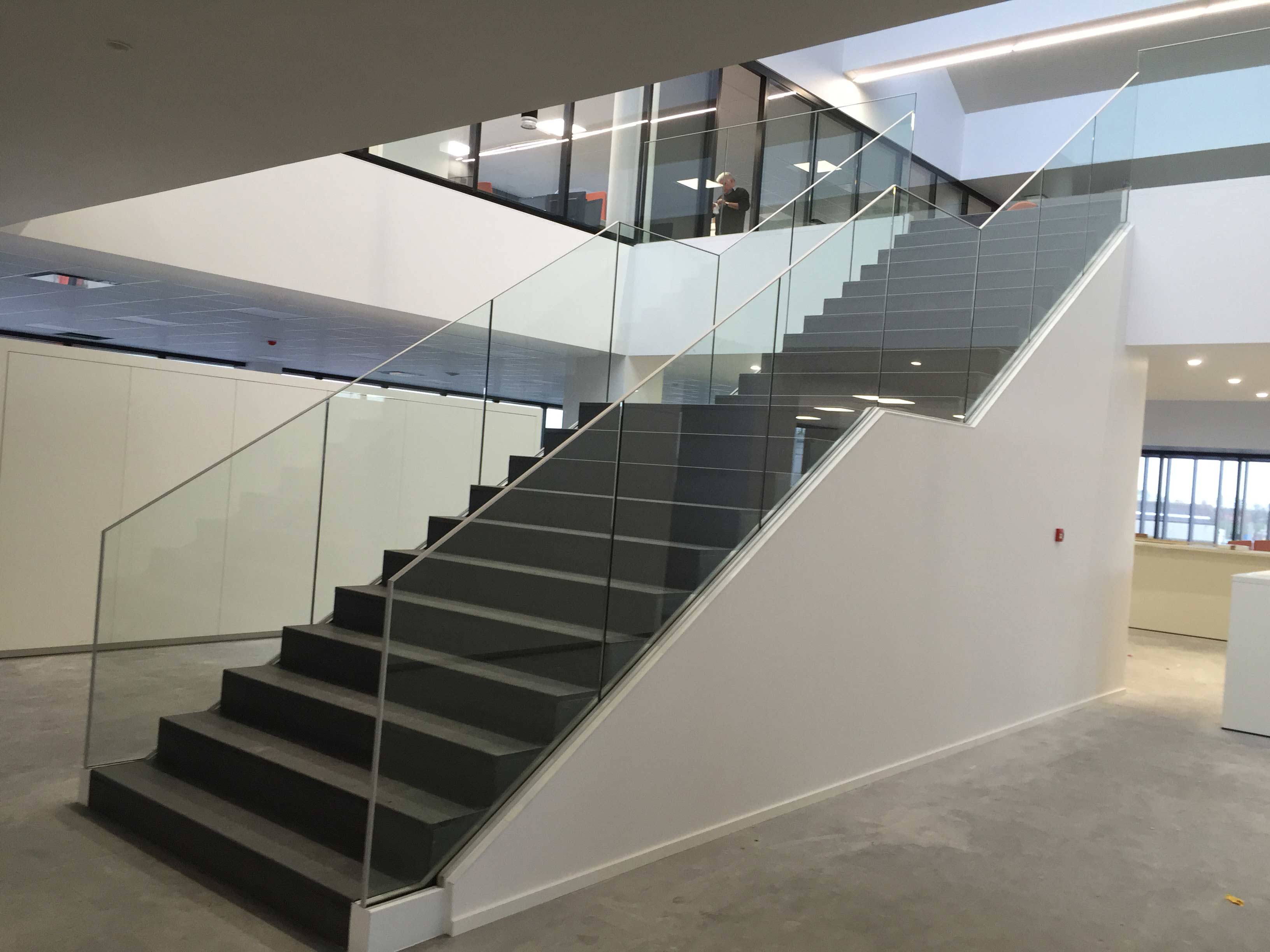 glass staircase balustrade guide				